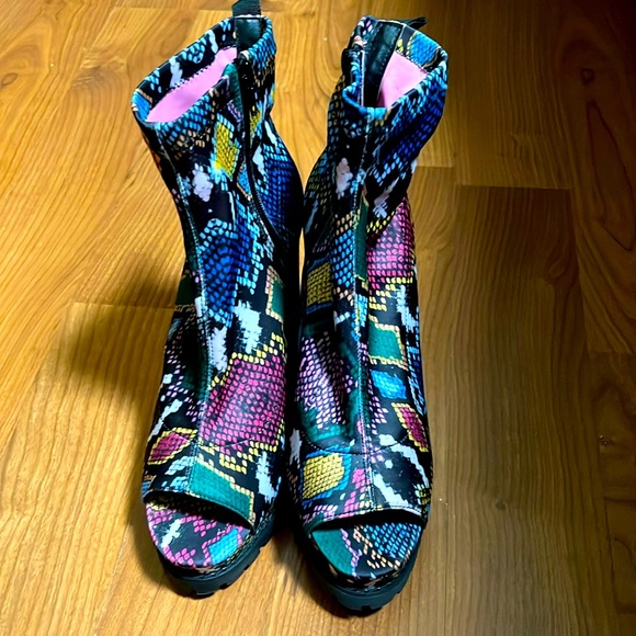 Multi Color Snake print boots - Picture 1 of 2